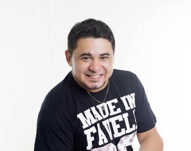  'Amor Eu Vou Dormir’: Sábado é dia pagode