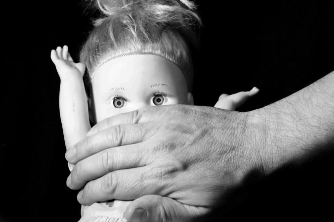 Polícia investiga suposto estupro a criança de dois anos em Manaus 