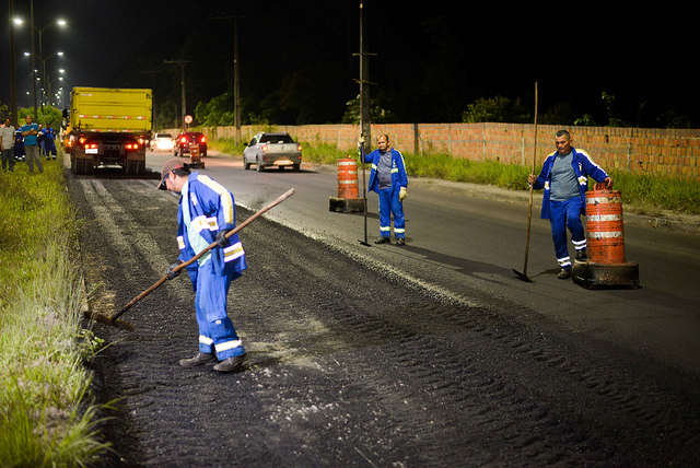 Prefeitura recupera mais de um quilômetro de avenida em Manaus