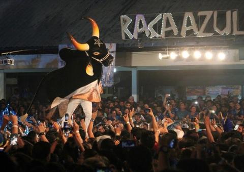 Ensaio dos Bumbás tem lançamento do CD oficial de toadas do Caprichoso em Manaus