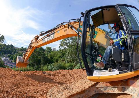 Prefeitura realiza ação de infraestrutura em áreas de risco em Manaus
