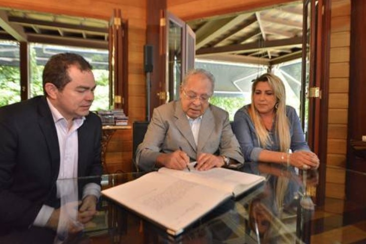 Amazonino empossa novos secretários para Casa Civil e Sejusc