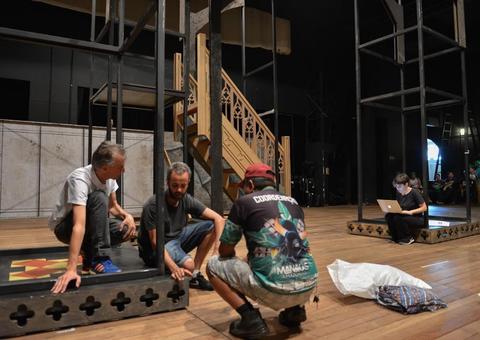 Mais de 200 profissionais trabalham na montagem dos cenários do 21º Festival Amazonas de Ópera