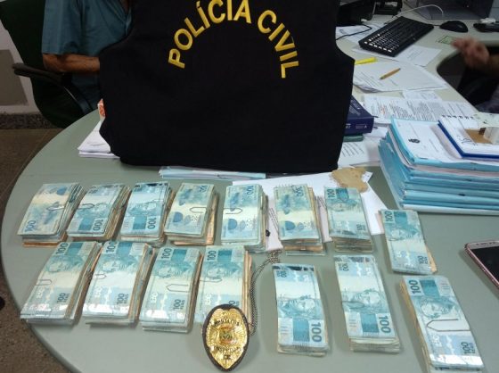 Mulher é presa após furtar quase R$200 mil de idoso