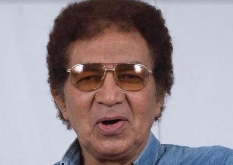 Wanderley Andrade presta homenagem no Moai ao Rei Reginaldo Rossi