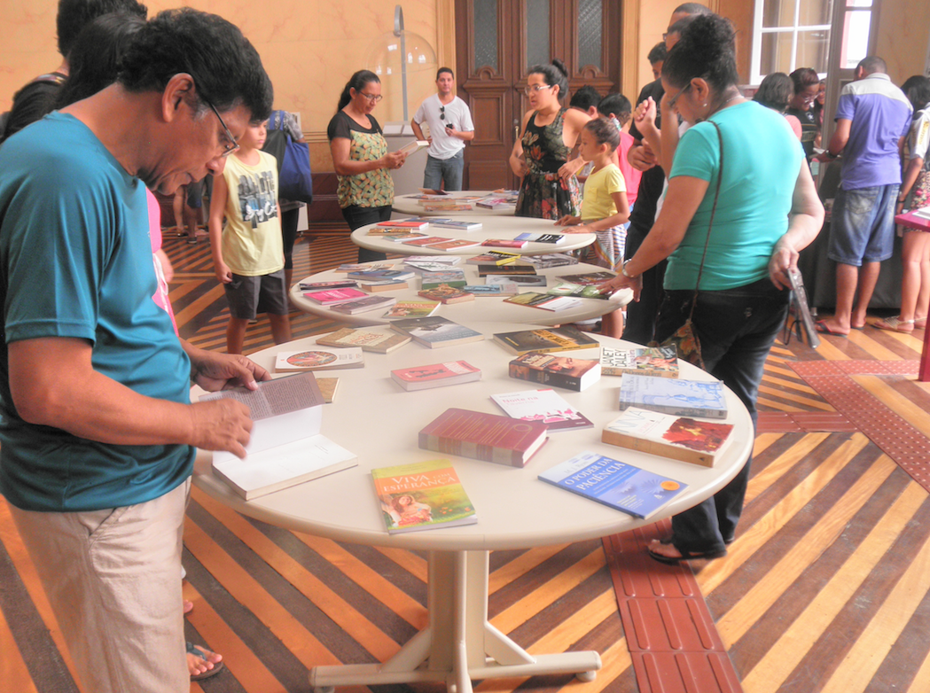 20ª Feira de Troca de Livros e Gibis acontece neste domingo com 'bibliotour'