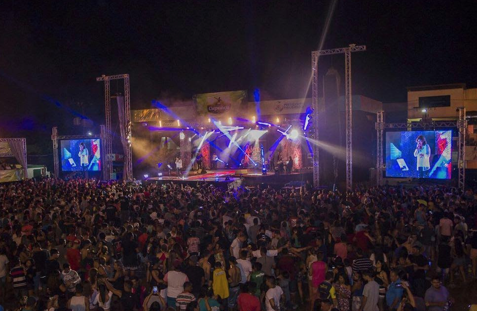 Roberta Miranda emociona multidão na segunda noite da Festa do Cupuaçu 2018