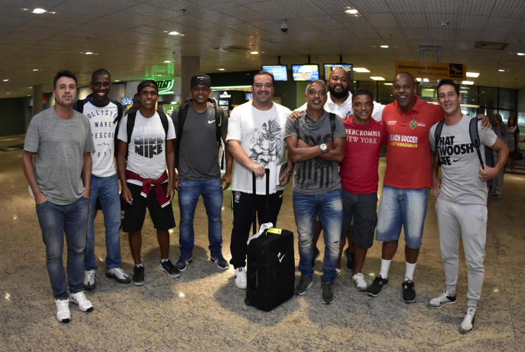Seleção brasileira master de Beach Soccer chega a Manaus para amistoso contra amazonenses