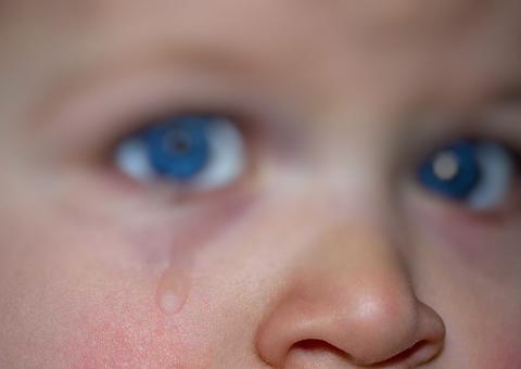 Pai é acusado de agredir e estuprar a própria filha de 3 anos