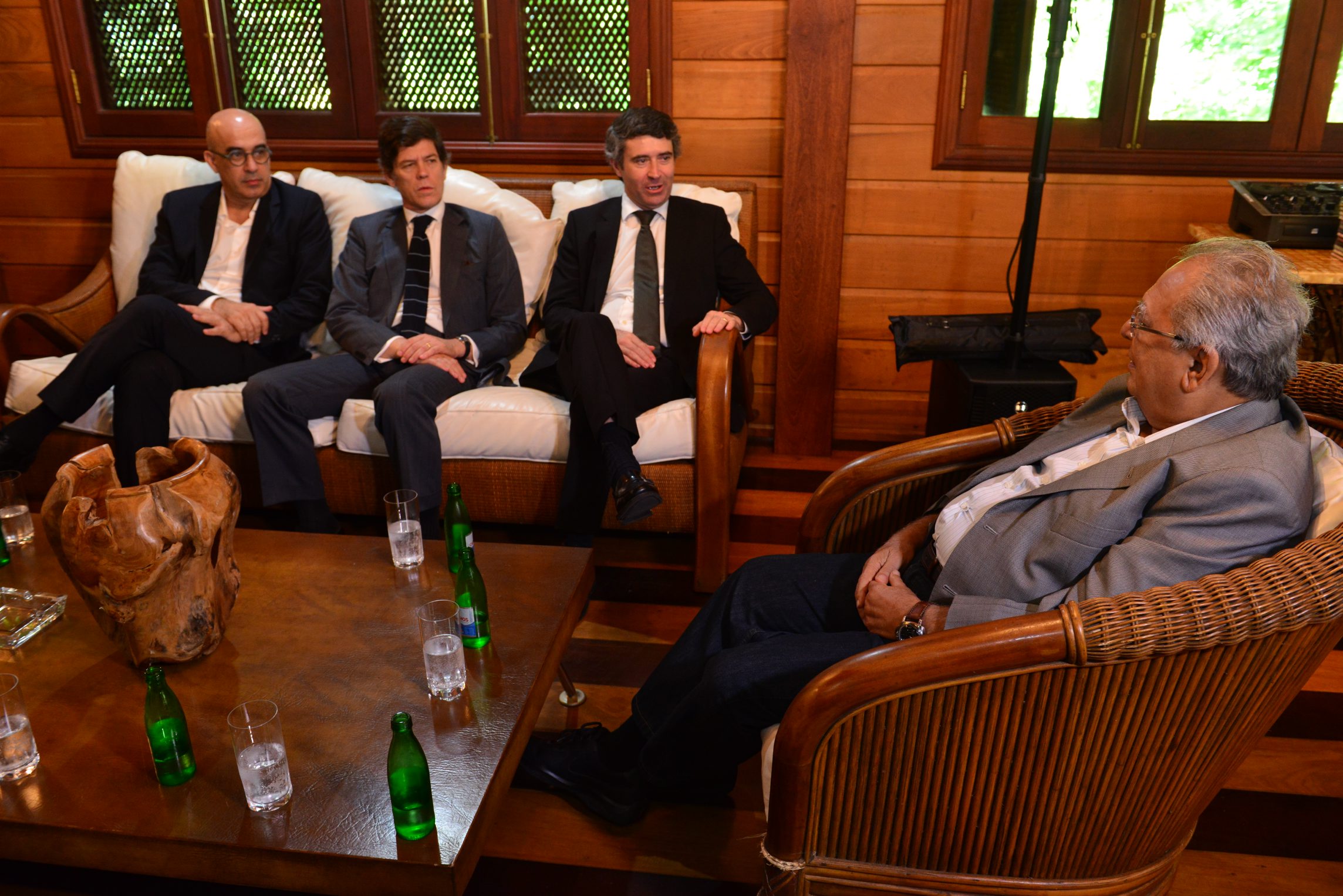 Governador recebe comitiva de diplomatas de Portugal