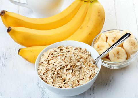 11 motivos que vão te convencer a comer banana com aveia todo dia