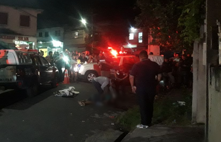 Homem é perseguido e morto a tiros por grupo de pistoleiros em Manaus