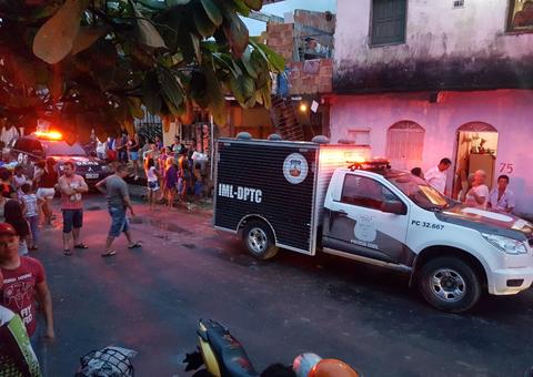 Bandidos invadem casa para roubar e matam homem cruelmente com fio elétrico em Manaus