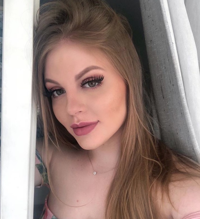 Luísa Sonza posta foto sexy e internautas criticam: ‘peito caído’ 