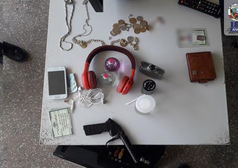 Homem é preso por furtar a casa da própria mãe no Amazonas 