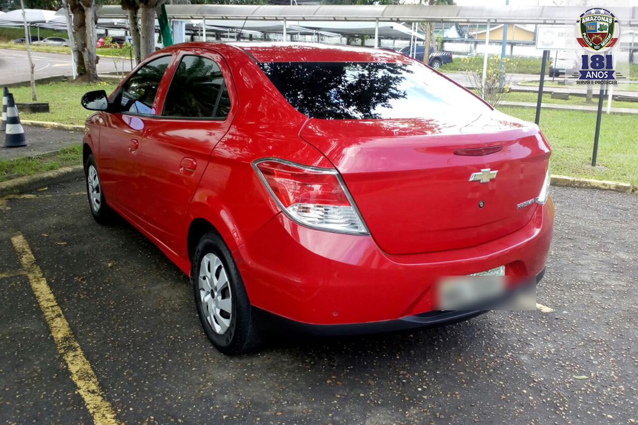 Dupla é presa com notas falsas de dinheiro em Manaus