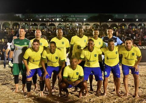 Seleção brasileira de beach soccer vence seleção amazonense e reúne 3 mil pessoas no coliseu