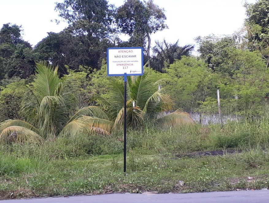 Cigás instala 12 novas placas de sinalização de redes de gás em Manaus