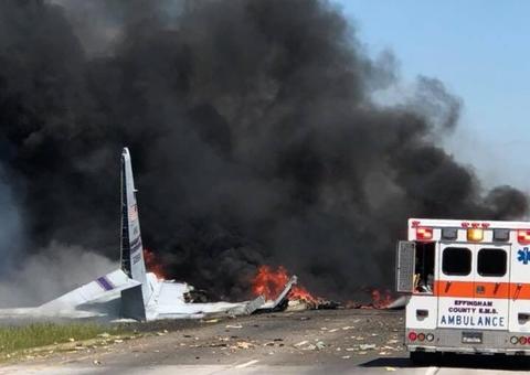 Avião cargueiro cai e deixa cinco mortos 