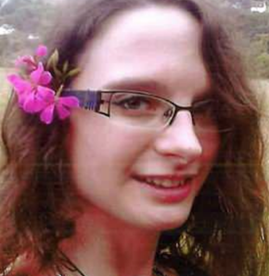 Casal faz sexo ao lado de empregada morta e queima corpo