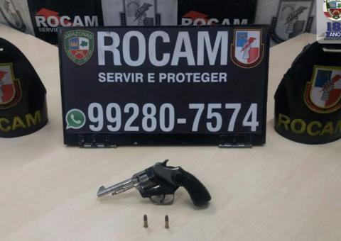 Em Manaus, jovem é preso acusado de esconder arma dentro de casa