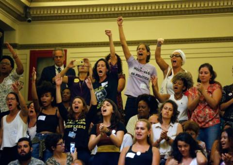 Câmara do Rio aprova projetos de Marielle e dá seu nome à tribuna