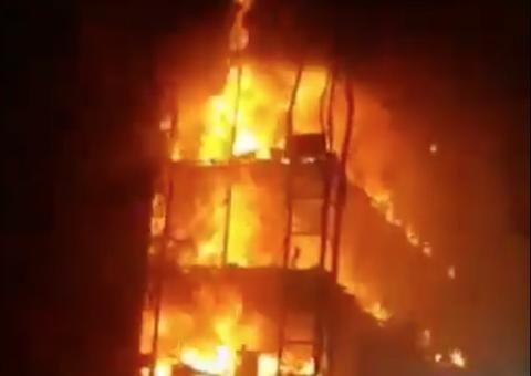 Bombeiros encontram parte de corpo nos escombros de prédio que desabou em SP  