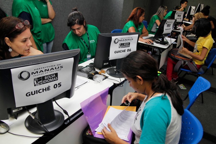 Entrega de documentação do Bolsa Idiomas é prorrogada em Manaus
