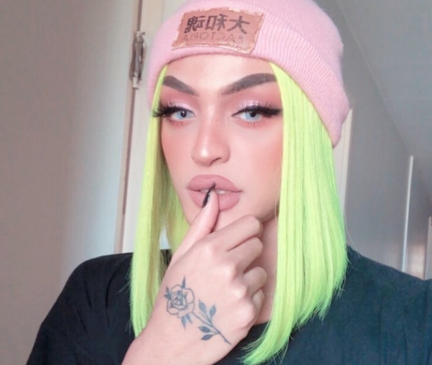 Pabllo Vittar posta foto de cueca e seguidores se surpreendem com 'volume'