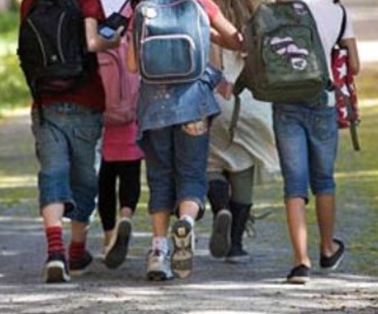 Professor e namorada são presos suspeito de dopar e estuprar três crianças