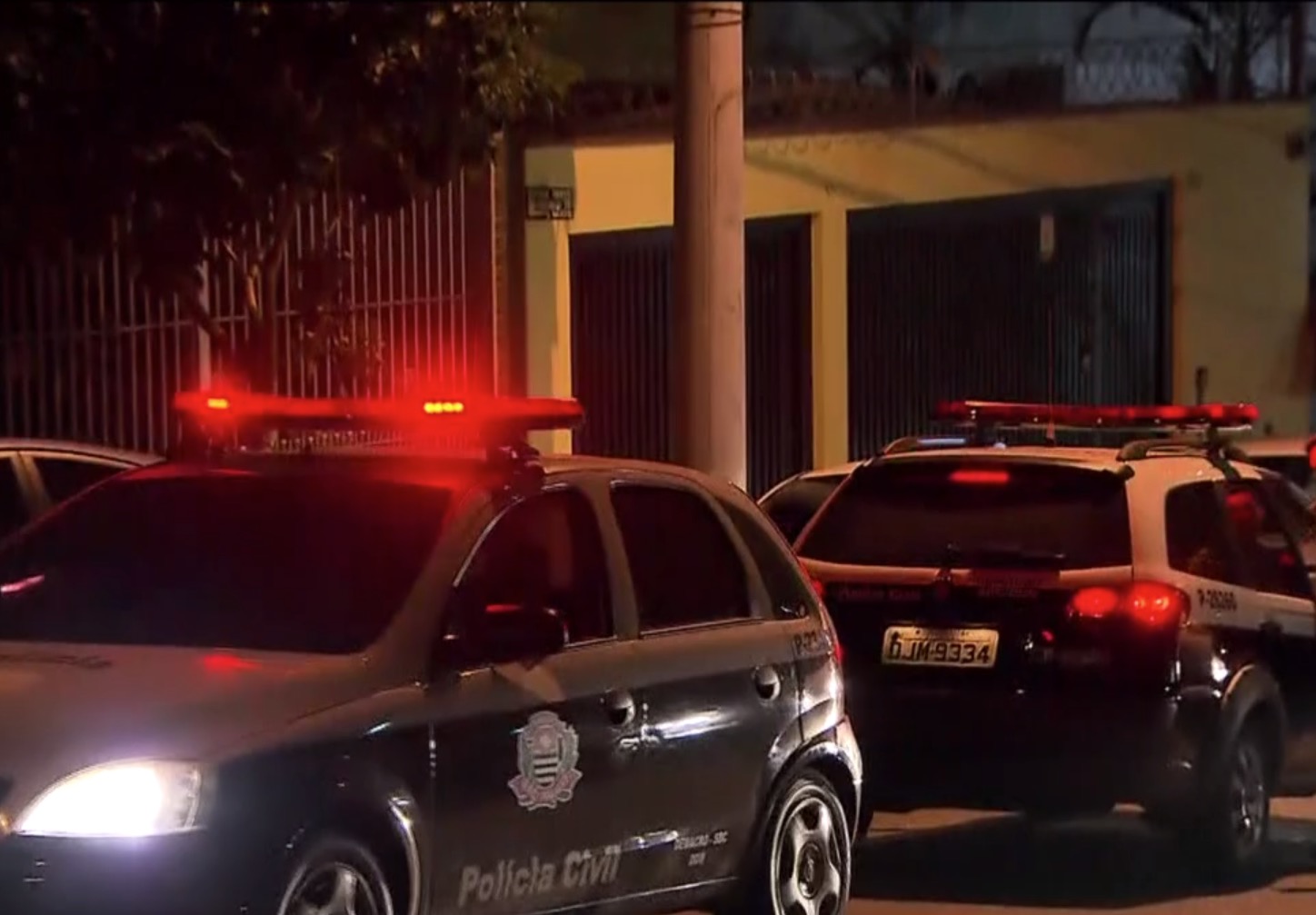 PC faz buscas por provas na casa dos pais de ex-treinador de ginástica acusado de abuso sexual