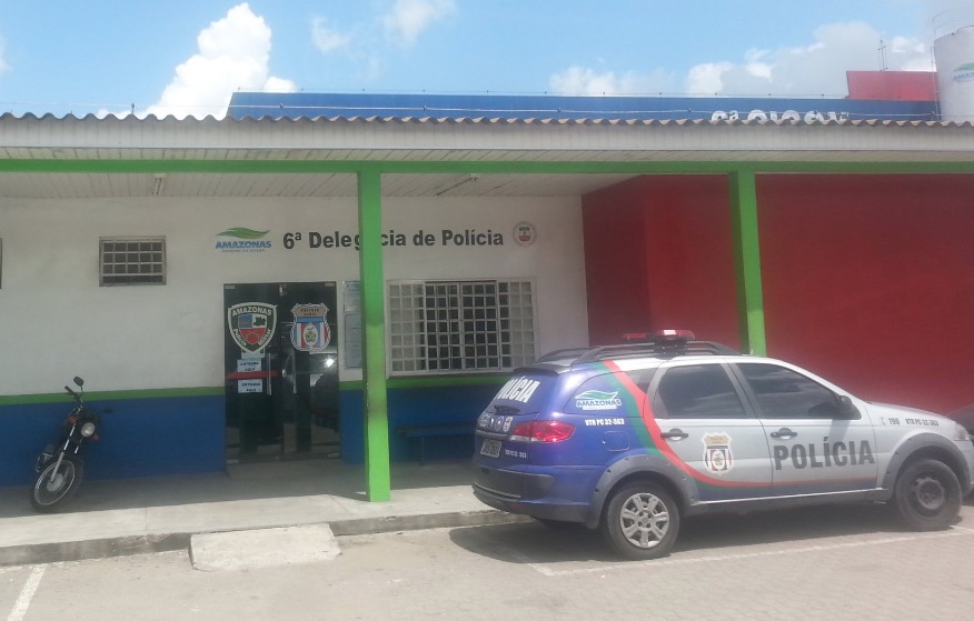 Casal é preso suspeito de invadir e assaltar ônibus em Manaus