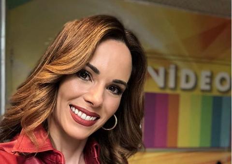 Em foto rara, Ana Furtado choca com semelhança com a irmã