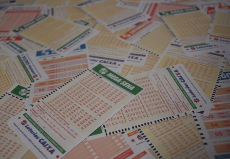 Mega-Sena pode pagar R$ 22 milhões neste sábado