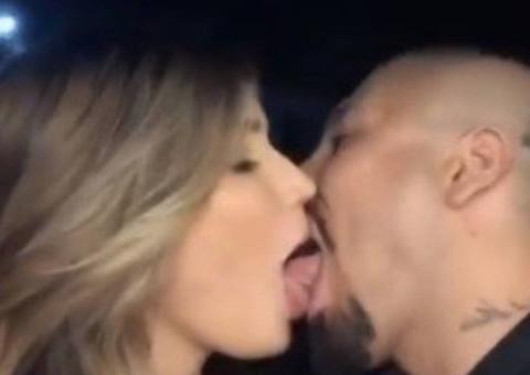 Após reconciliação, Aline Gotschalg e Fernando Medeiros dão beijão de tirar o fôlego em vídeo