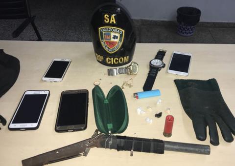 Dupla armada é detida após assaltar ônibus em Manaus