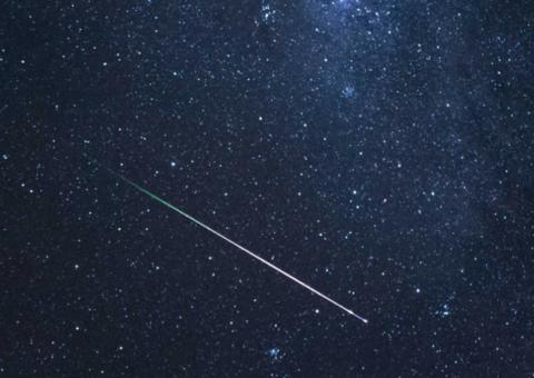 Chuva de meteoritos traz espetáculo brilhante aos céus nesta madrugada