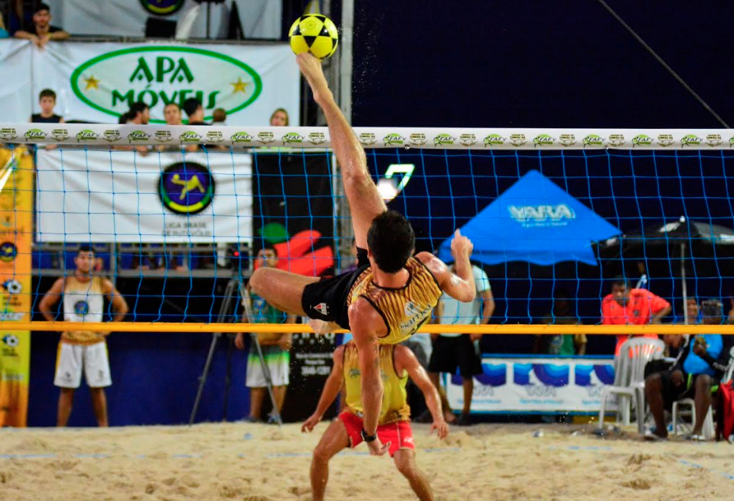 Supercampeonato de Futevôlei: 25 duplas disputam classificação neste domingo
