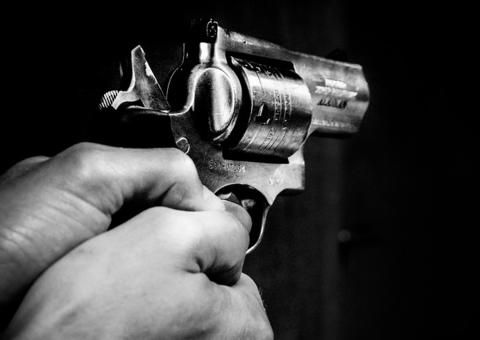 Adolescente morre e primo é baleado após perseguição em Manaus