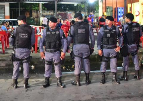 Bar é fechado e lojas de conveniência irregulares são notificadas em Operação Cavalo de Aço