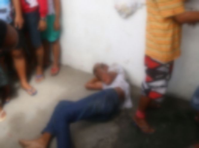 Vítima reage a assalto e suspeito acaba espancado por populares em Manaus