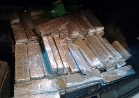  Grávidas são presas com mais de 130 tijolos de maconha em carro