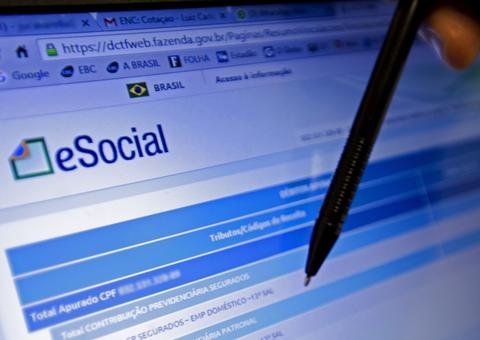 Empregadores domésticos têm até hoje para pagar eSocial
