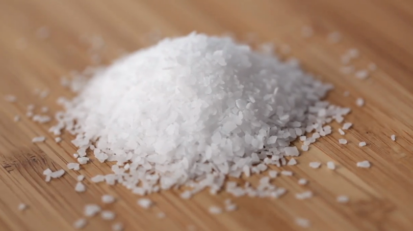 Mulher compra sal achando que é cocaína e chama a polícia