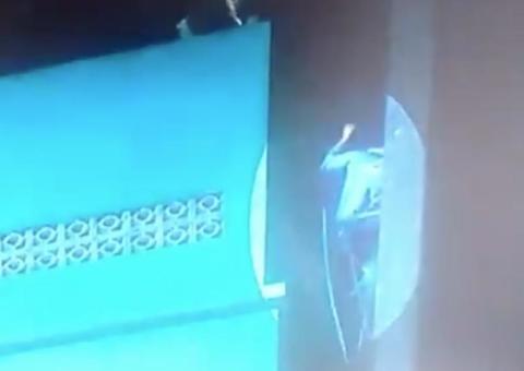 Restos mortais achados em escombros são de homem que caiu em desabamento de prédio