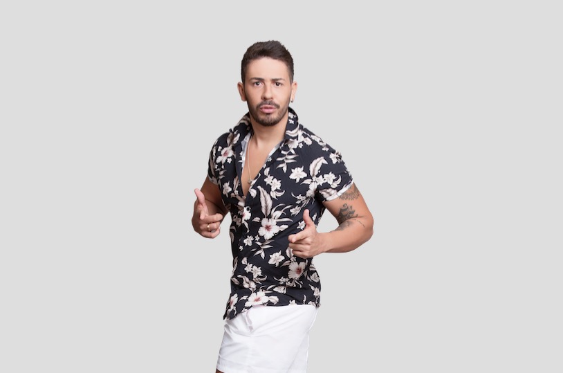 Carlinhos Maia apresenta show de humor em Manaus