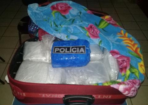 Polícia flagra adolescente com 10kg de skunk em barco no Amazonas