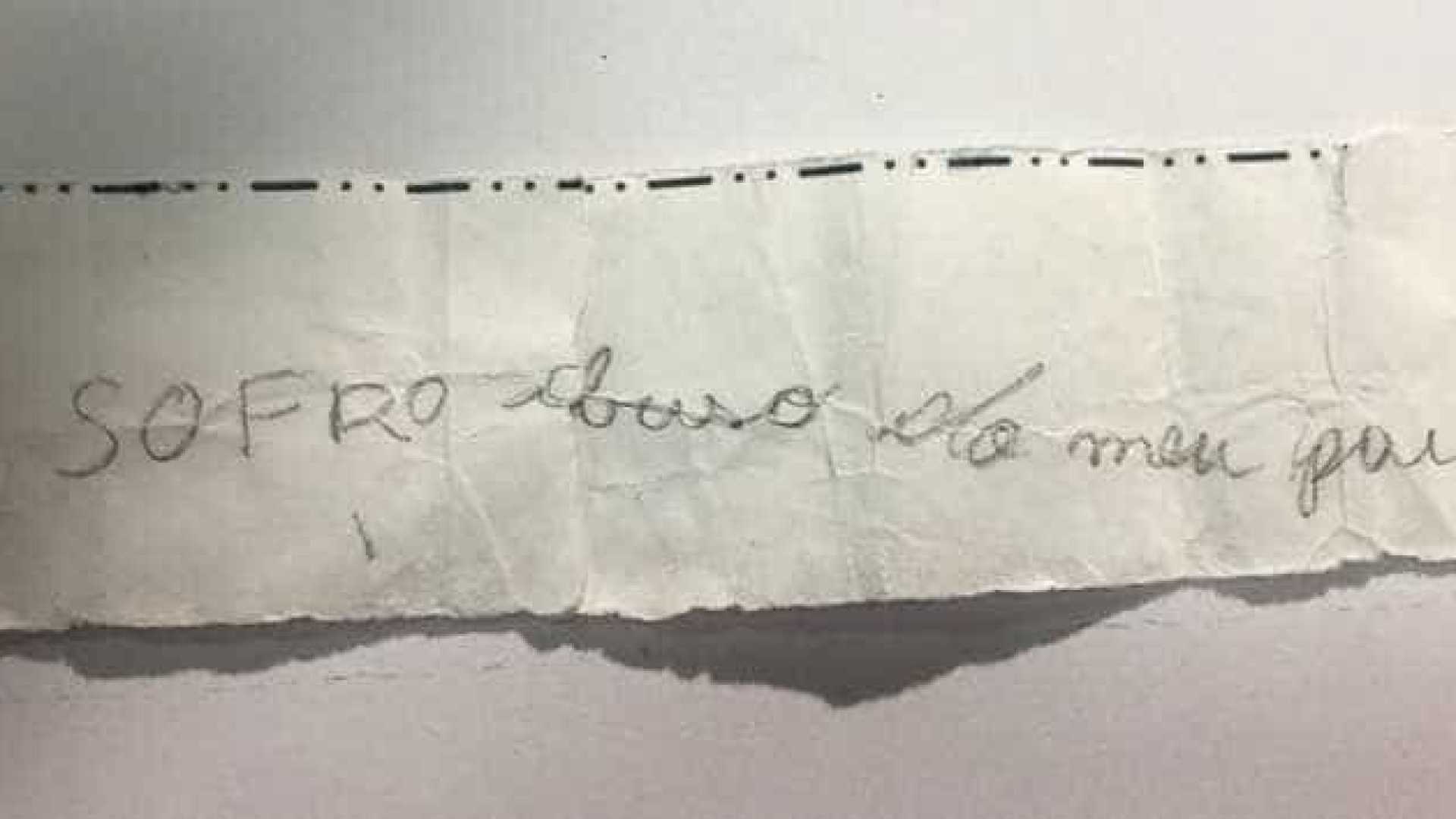 Garota de 11 anos faz bilhete para denunciar pai que a estuprava