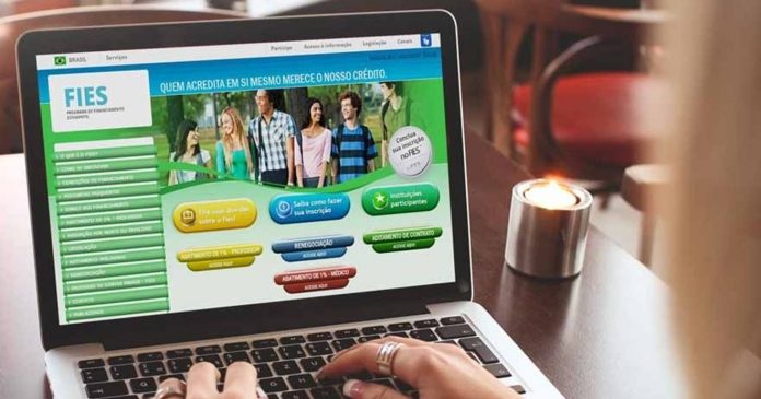 Estudantes têm até quinta-feira para renovar contratos do Fies