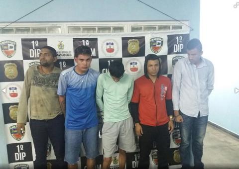 Grupo é preso suspeito de fazer arrastão em parada de ônibus em Manaus 